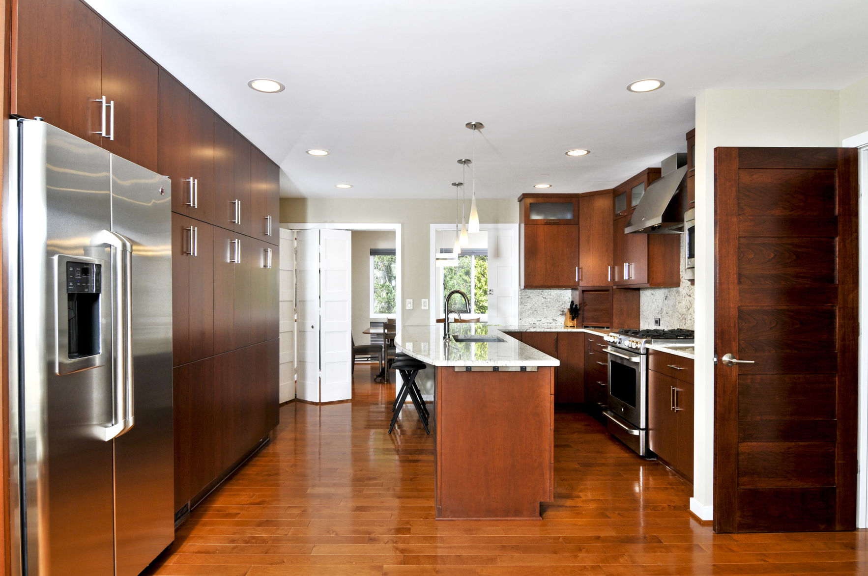 4 kitchen.jpg